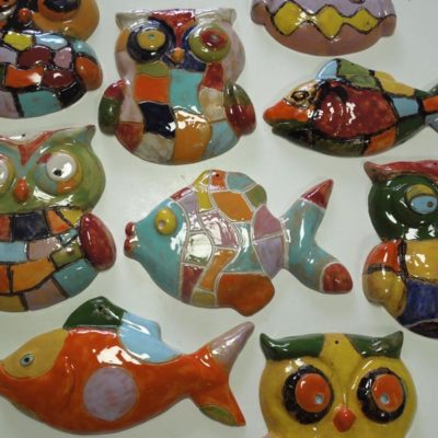 Animali in ceramica decorati dai bambini invitati alla festa di compleanno