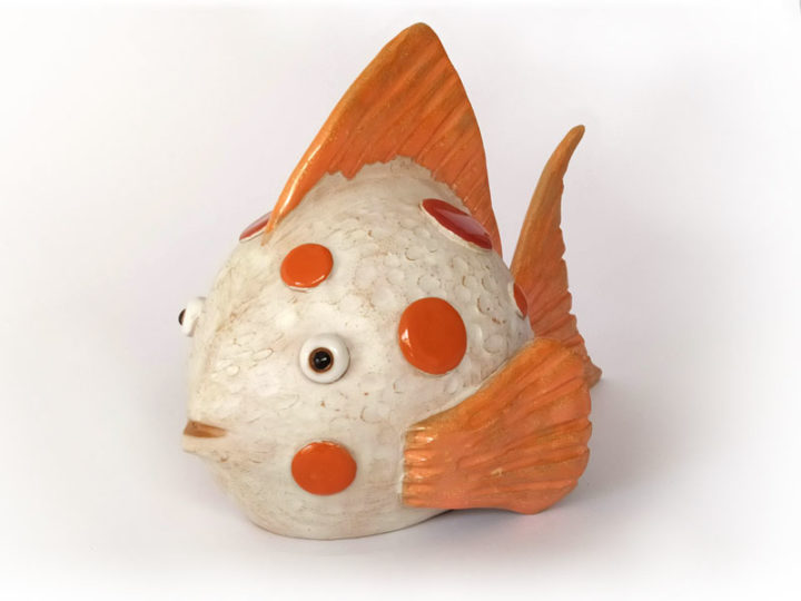 pesce in ceramica a forma di sfera