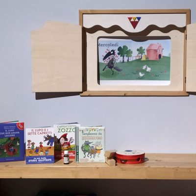 Arte in gioco con il teatrino del Laboratorio ArtiBus di Vasto. Sala giochi per bambini con famiglie